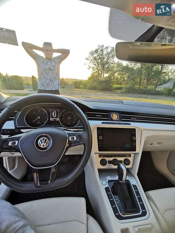 Универсал Volkswagen Passat 2018 в Черновцах