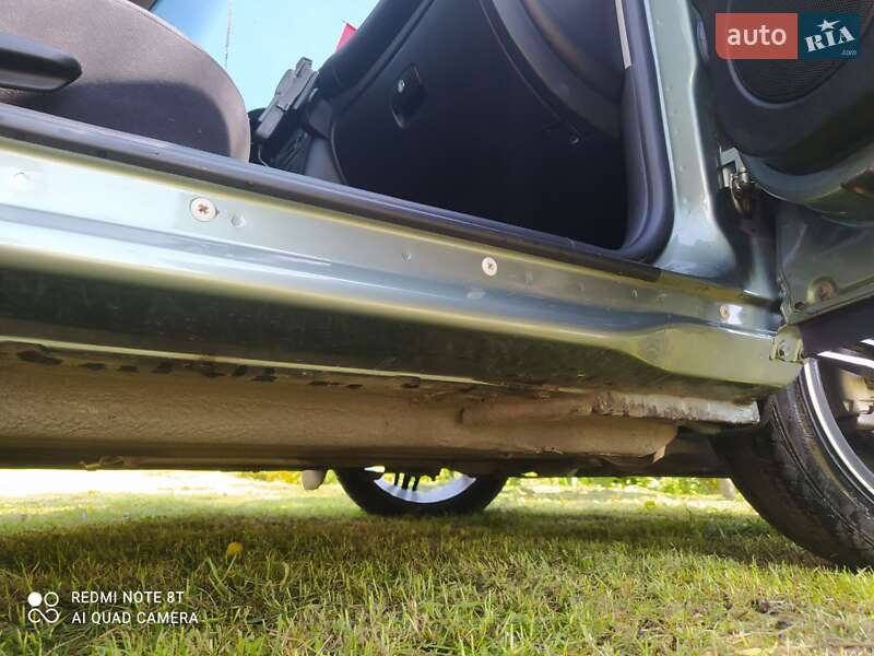 Седан Volkswagen Passat 2001 в Львове