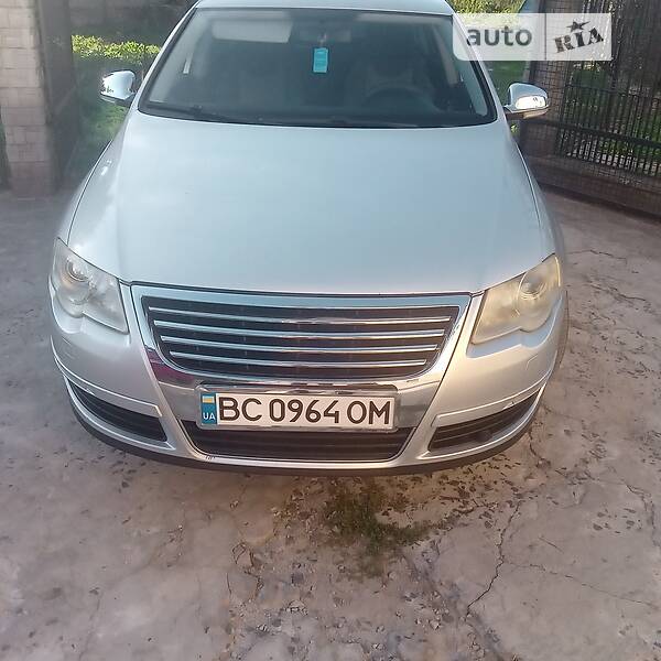 Седан Volkswagen Passat 2005 в Городку