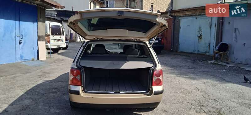 Універсал Volkswagen Passat 2002 в Києві