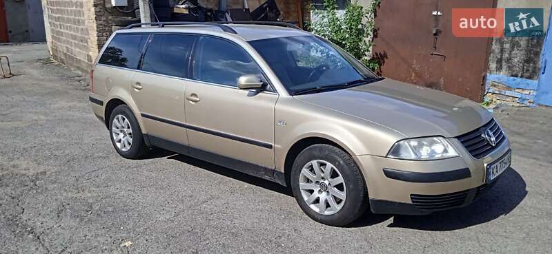 Універсал Volkswagen Passat 2002 в Києві