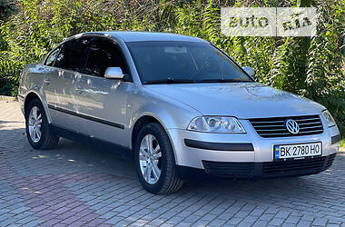 Седан Volkswagen Passat 2002 в 
