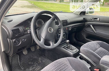 Седан Volkswagen Passat 2002 в 