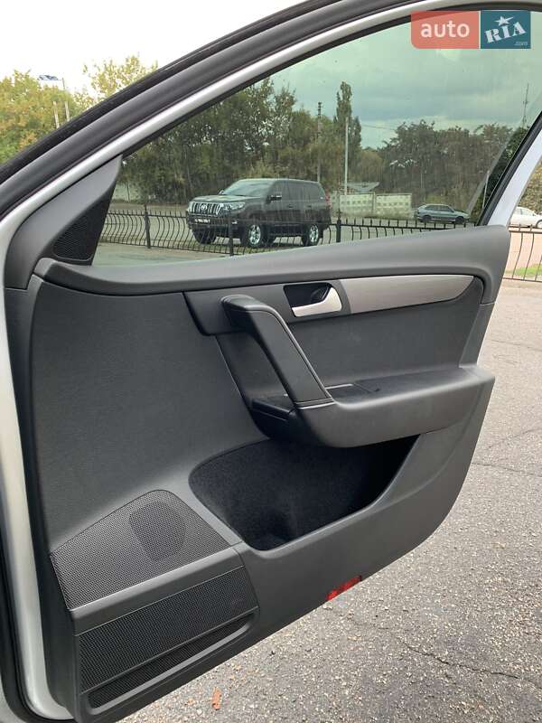 Седан Volkswagen Passat 2015 в Харькове