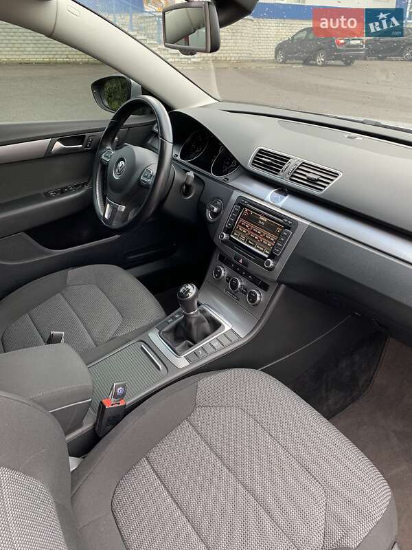 Седан Volkswagen Passat 2015 в Харькове