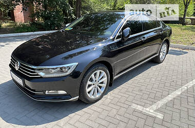 Седан Volkswagen Passat 2018 в Виннице