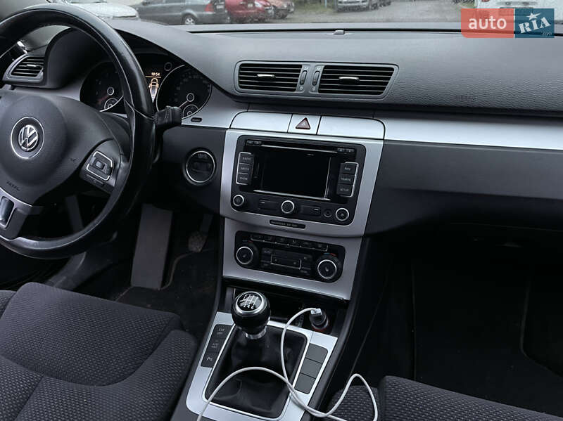 Універсал Volkswagen Passat 2010 в Києві