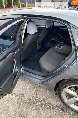 Седан Volkswagen Passat 2014 в 
