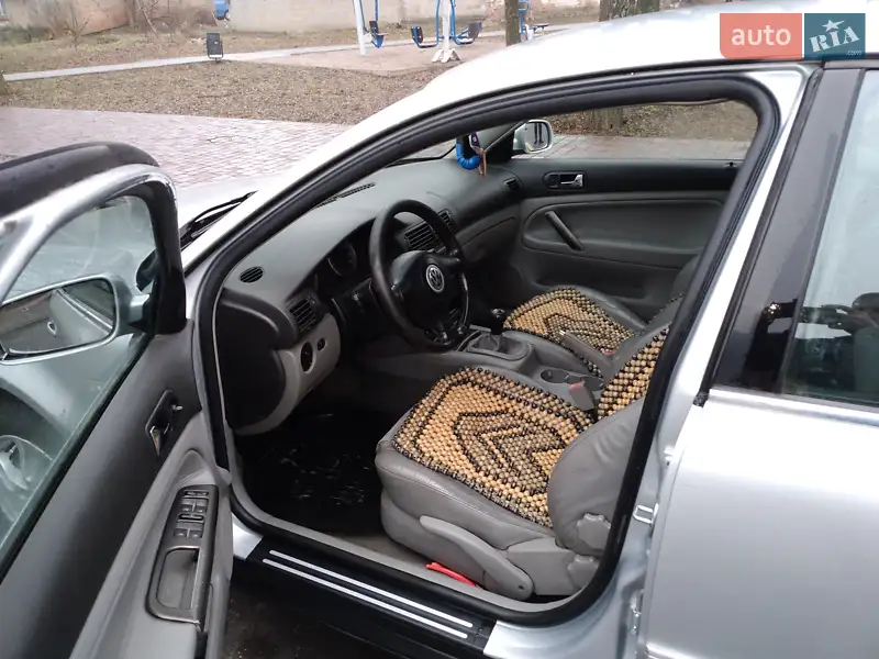 Volkswagen Passat 2002 VIN WVWZZZ3BZ3E018718 фото оголошення 2 з 46