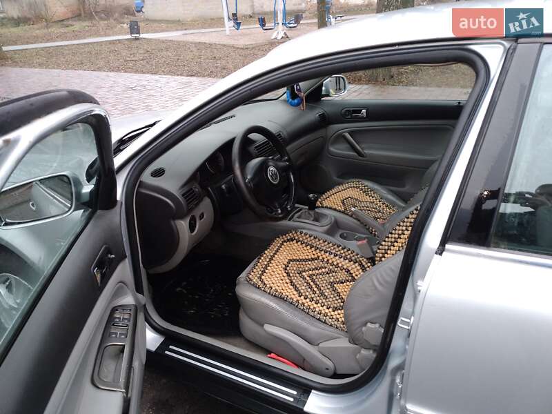 Седан Volkswagen Passat 2002 в Кропивницькому