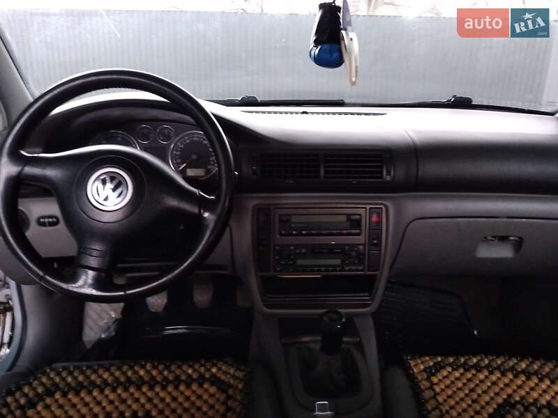 Седан Volkswagen Passat 2002 в Кропивницькому
