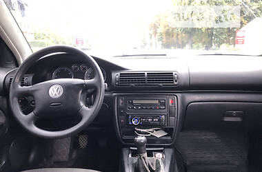 Універсал Volkswagen Passat 2003 в Сумах