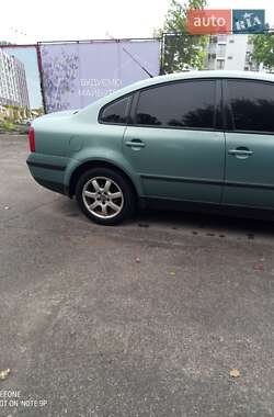 Седан Volkswagen Passat 1998 в Виннице