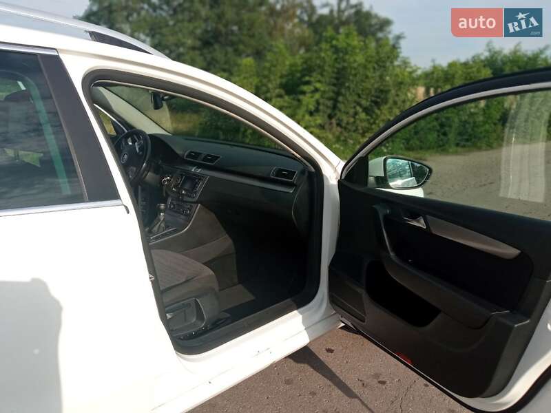 Універсал Volkswagen Passat 2010 в Миронівці