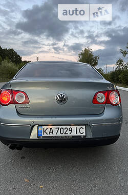 Седан Volkswagen Passat 2008 в Киеве