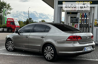 Седан Volkswagen Passat 2014 в Дрогобичі