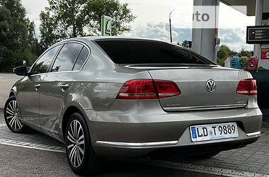 Седан Volkswagen Passat 2014 в Дрогобичі