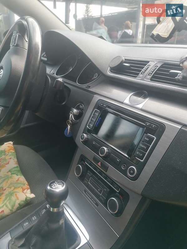 Седан Volkswagen Passat 2011 в Дрогобыче