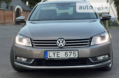 Универсал Volkswagen Passat 2012 в Владимир-Волынском