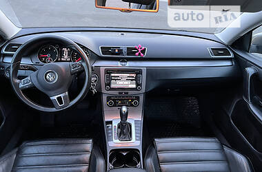 Универсал Volkswagen Passat 2012 в Владимир-Волынском