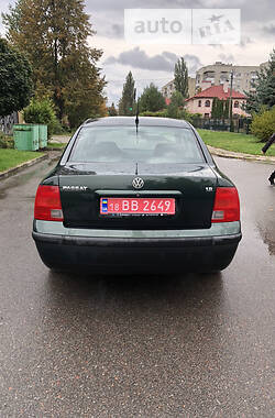 Седан Volkswagen Passat 1998 в Луцьку