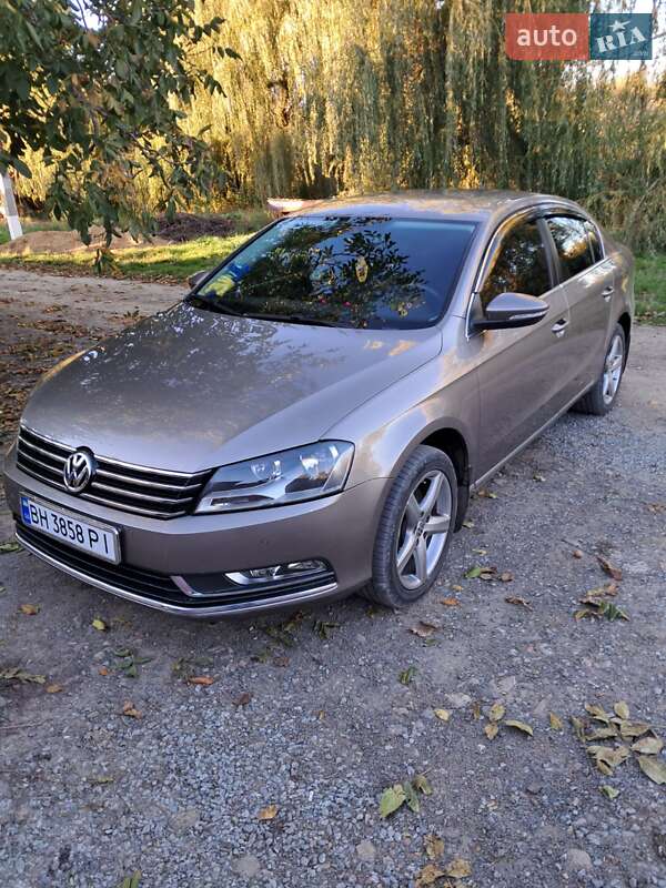Volkswagen Passat 2011