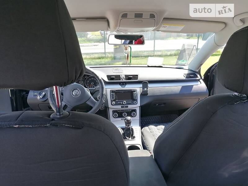 Седан Volkswagen Passat 2013 в Хмельницькому