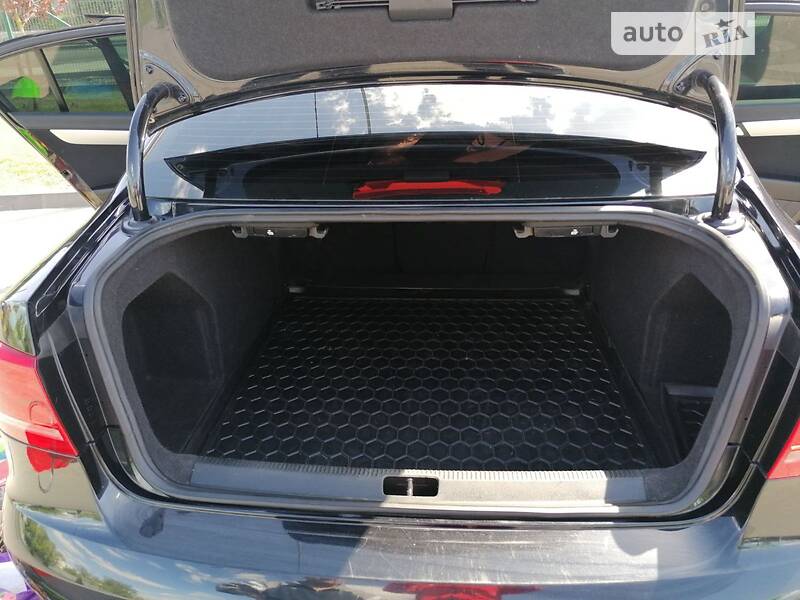 Седан Volkswagen Passat 2013 в Хмельницькому