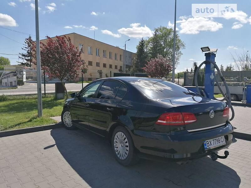 Седан Volkswagen Passat 2013 в Хмельницькому