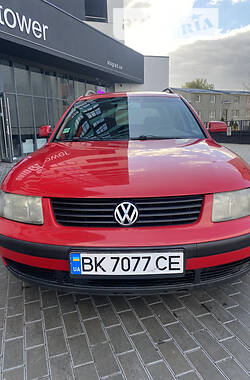 Універсал Volkswagen Passat 2000 в Рівному