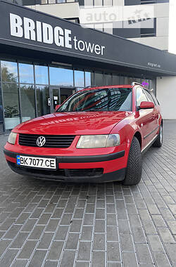 Универсал Volkswagen Passat 2000 в Ровно