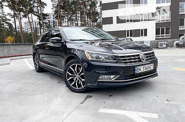 Седан Volkswagen Passat 2017 в Ірпені