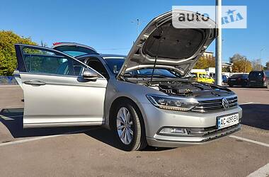 Универсал Volkswagen Passat 2015 в Житомире