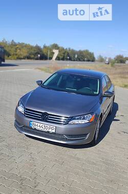 Седан Volkswagen Passat 2012 в Татарбунарах