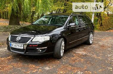 Универсал Volkswagen Passat 2006 в Остроге