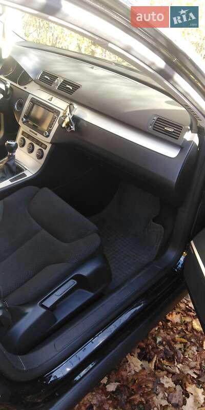 Універсал Volkswagen Passat 2009 в Долині