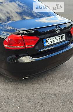 Седан Volkswagen Passat 2012 в Киеве