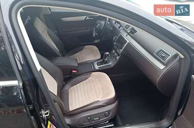 Седан Volkswagen Passat 2012 в 