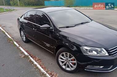 Седан Volkswagen Passat 2012 в Киеве