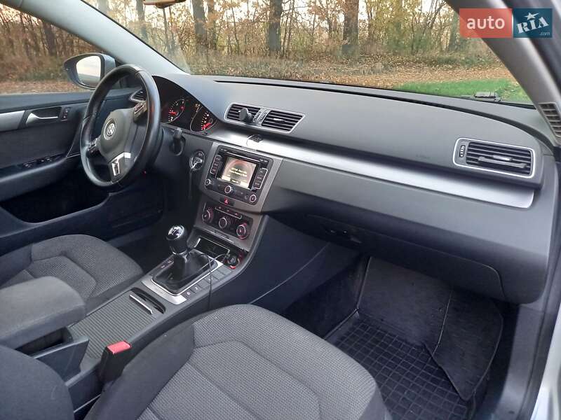 Универсал Volkswagen Passat 2012 в Кропивницком