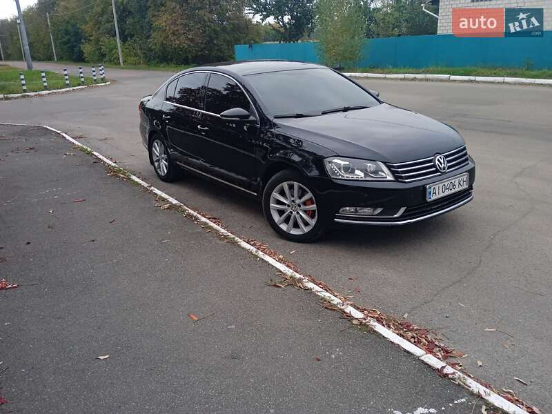 Седан Volkswagen Passat 2012 в Києві