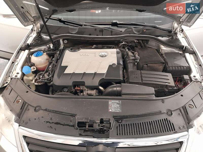 Універсал Volkswagen Passat 2008 в Хмельницькому