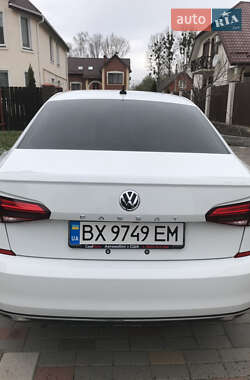 Седан Volkswagen Passat 2020 в Хмельницком