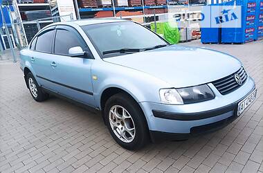 Седан Volkswagen Passat 1999 в Прилуках