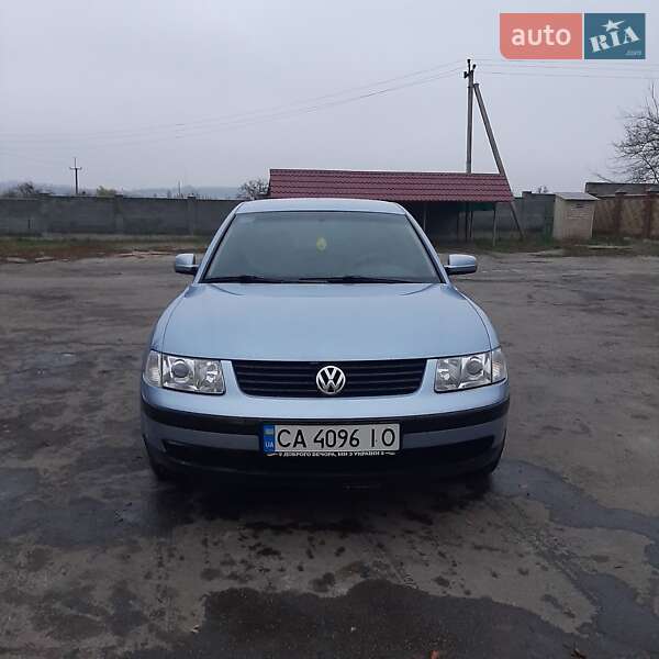 Седан Volkswagen Passat 1998 в Лысянке