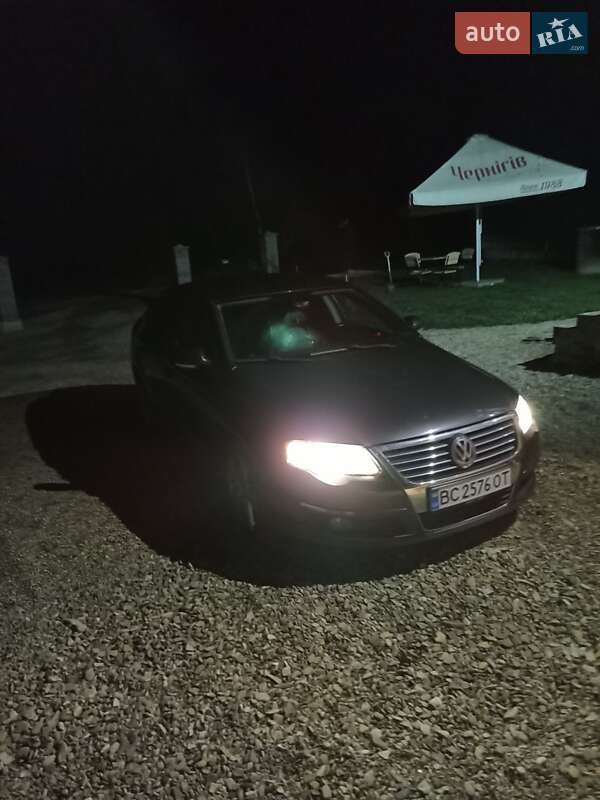 Седан Volkswagen Passat 2005 в Мостиске
