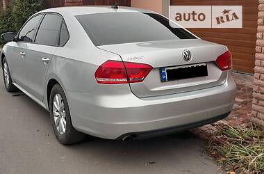 Седан Volkswagen Passat 2013 в Киеве