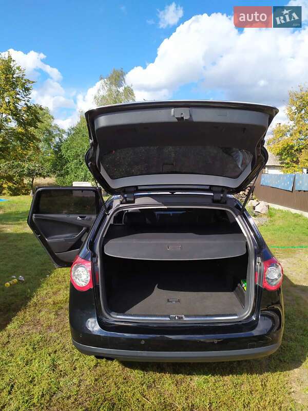 Універсал Volkswagen Passat 2008 в Рокитному