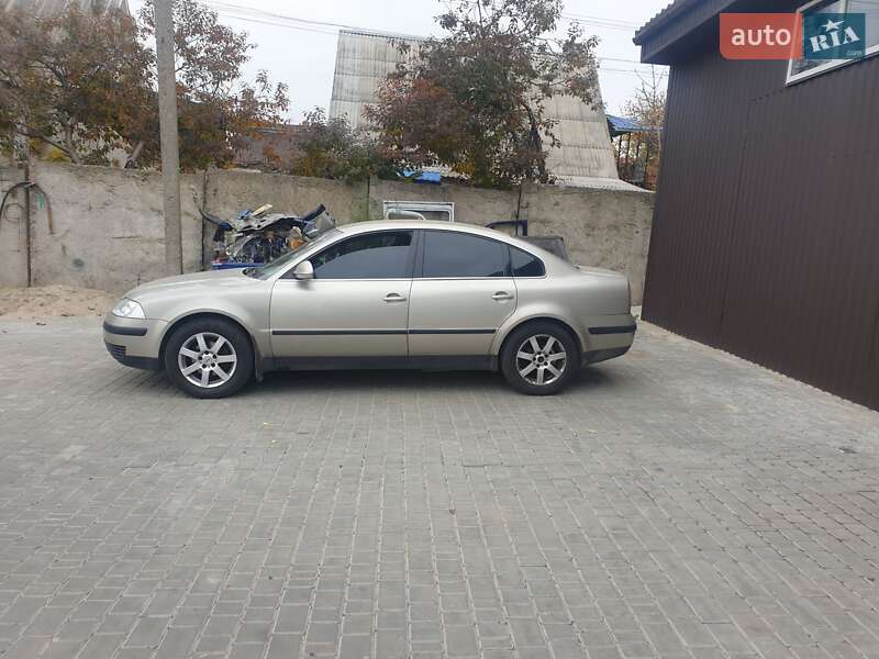 Седан Volkswagen Passat 2005 в Одесі