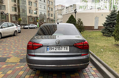 Седан Volkswagen Passat 2016 в Одесі